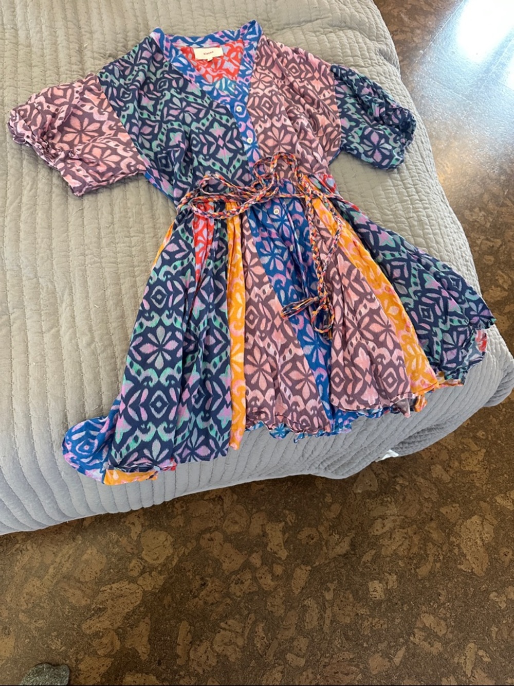 XiRENA Colorblock Printed Tie Waist Dress in Blue, Coral & Pink